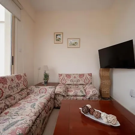 Authentic Cyprus With Rooftop Apartment Larnaca