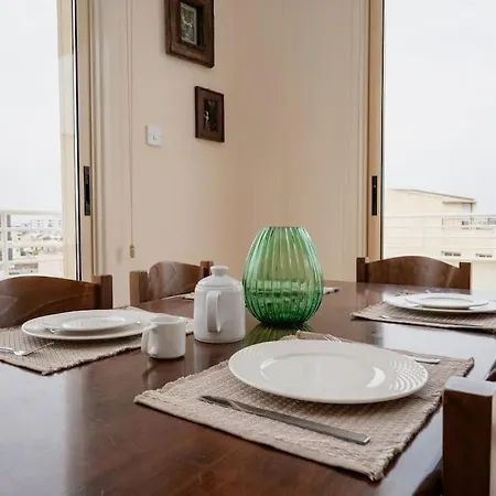 Apartment Authentic Cyprus With Rooftop Larnaca