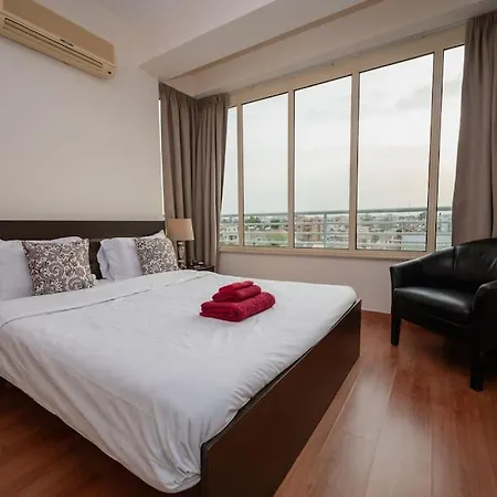 Authentic Cyprus With Rooftop Apartment Larnaca