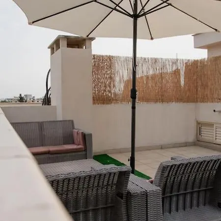 Apartment Authentic Cyprus With Rooftop Larnaca